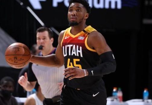 开拓者队记：今天的裁判烂到极点，完全掌控不住局面