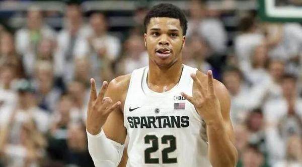 切尔西防线愈稳查洛巴已成核心 詹姆斯如同战神